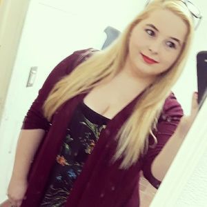 Meet your Posher, Alyssa